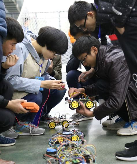 我校成功举办第二届机器人大赛-许昌学院官方网站