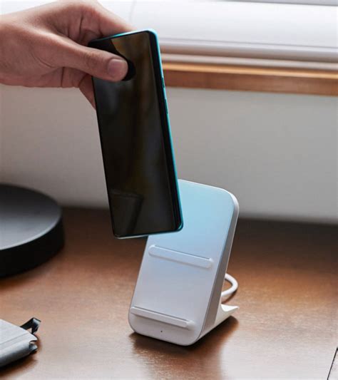 OnePlus Warp Charge 30 Wireless Charger | OnePlus Phone Accessories
