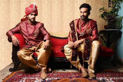 Scan this QR Code to visit us – Hamsafar Emporium