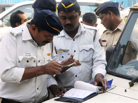 Accept vehicle documents, driving licence in electronic format: Centre ...