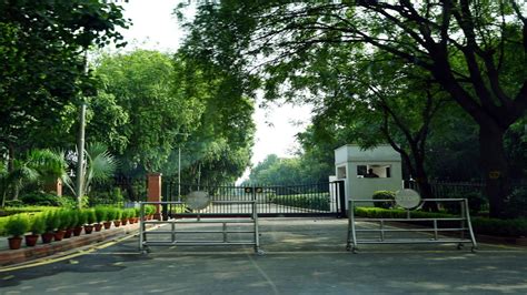 Not all world leaders live in palaces - Modest homes of presidents and ...