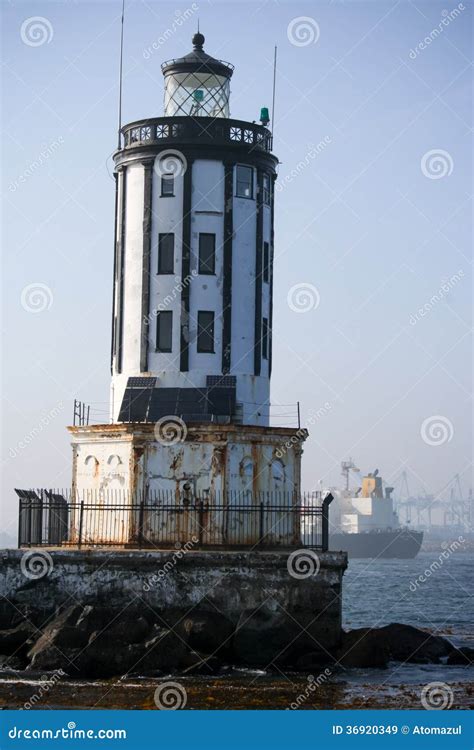 Los Angeles Harbor Lighthouse Stock Image - Image of breakwater, harbor ...