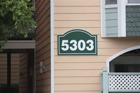 Building Address Signage 的图像结果