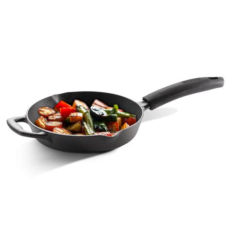 Titanex 24 cm Pre-Seasoned Cast Iron Fry Pan – Tramontina India