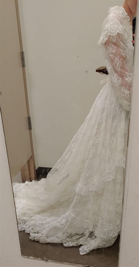 Found this absolutely gorgeous vintage wedding dress at Goodwill for ...