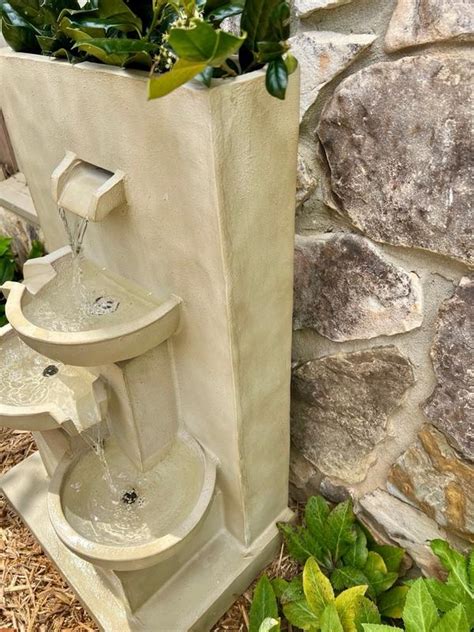 Teamson Home 29.13-in H Resin Water Tiered Outdoor Fountain Pump ...