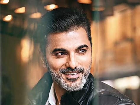 बॉडी बनाने की होड़ कहीं एक्टर्स की जान तो नहीं ले रही? सिद्धांत ...