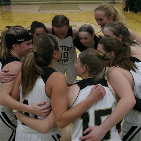 Girls Basketball Team 的图像结果