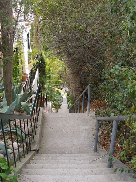 Los Angeles: Climbing the Hidden Stairways: Staircases in Santa Monica