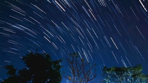 世界上最壮观的流星雨! 20万颗流星划过地球_腾讯视频