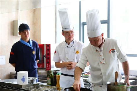 一个月厨师速成培训班学费多少_学厨师_陕西新东方烹饪学校