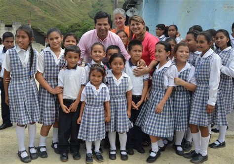 Kits escolares para niños y jóvenes de San Luis - TSMNoticias.com