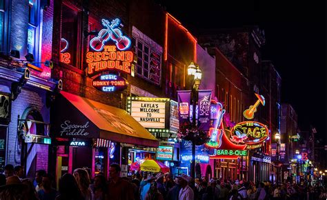 Local Neon Signs 的图像结果