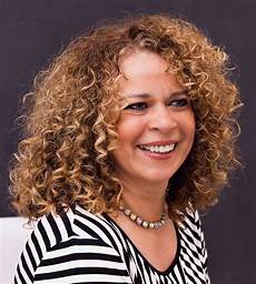 Womens Hairstyles For Curly Hair by Curly Hairstyles For 50 Fabulous After 40 Womens Hairstyles For Curly Hair
