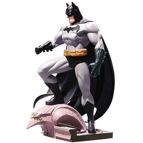 Batman Jim Lee Mini Statue 2 : Amazon.in: Toys & Games