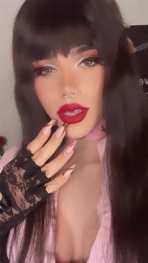 Natalie UwU (@natalie_uwu_99) - Urlebird