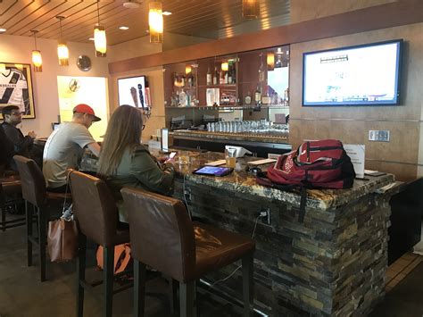 Alaska Lounge LAX Priority Pass Review - Points with a Crew