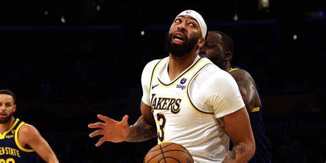Injury Update After Davis Exits Lakers-Warriors Game with Eye Injury