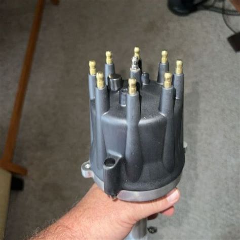Small Block Chevy Distributor Install 的图像结果