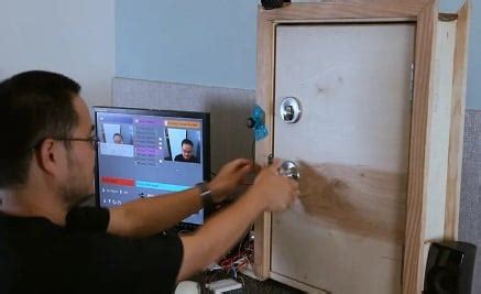 Rezultat imagine pentru Linus Tech Tips Home Automation