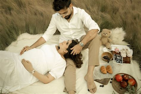 Picnic Maternity Photoshoots: Add Emotion & Warmth Beyond Traditional ...
