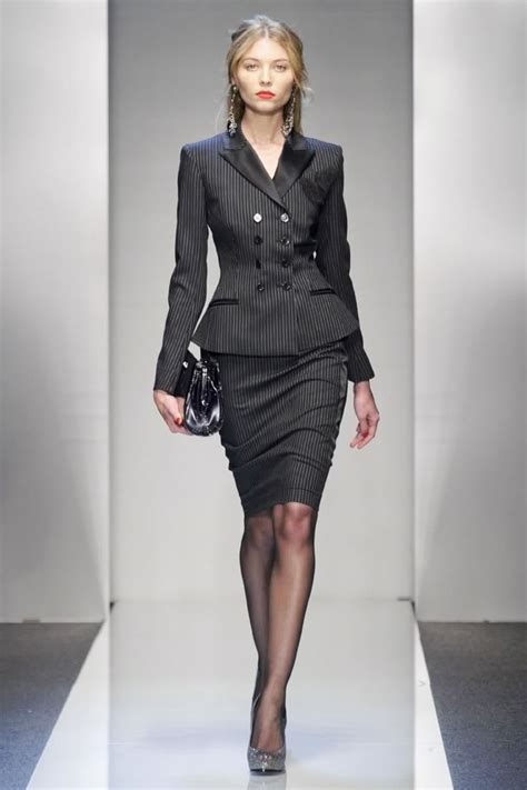 Fashion Runway Business Suit 的图像结果