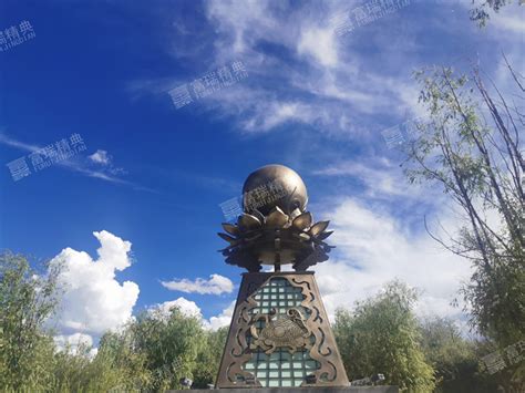 西藏日喀则城市入口锻铜雕塑-广场景观雕塑-重庆雕塑厂,铜雕塑,不锈钢雕塑,玻璃钢雕塑，定制铜佛像厂家-富瑞精典景观雕塑