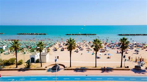 VILLAGGIO RESIDENCE RIVA DEI PINI (Lido di Fermo) - Campground Reviews ...