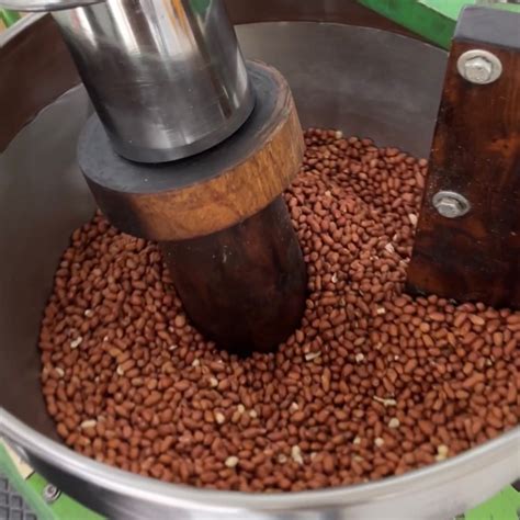 Groundnut Oil | Woodpressed – Sarvottam Foods