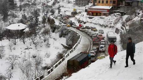 Snowfall in Manali 2022 news: Dip in temperatures as J&K, Himachal ...