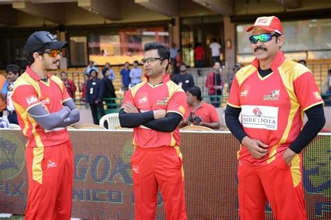 CCL 4:Telugu Warriors Vs Kerala Strikers -Photos