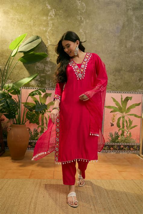 Dark Pink Floral Embroidered Straight Kurta With Trouser & Dupatta Kur ...