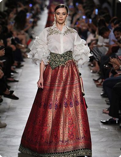 Silk & Sparkle – Silk & Sparkle