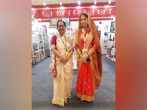 G20: West Bengal Resident Commissioner visits Craft Bazaar at Delhi's ...