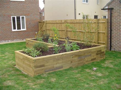 17 Raised Garden Bed Layers Ideas To Try This Year | SharonSable