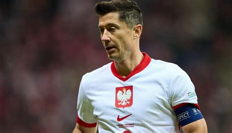 Robert Lewandowski Eyes Saudi Move as Barcelona Plans Future Without Him