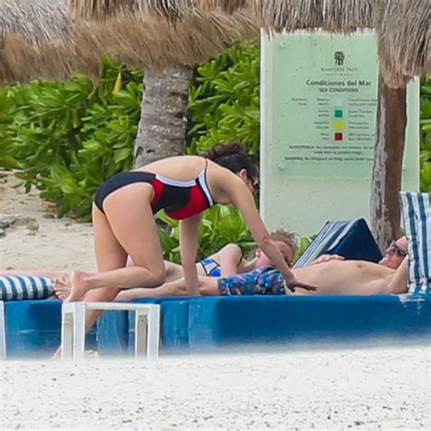 6 Hot Sexy Catherine Crowe Bikini Pics