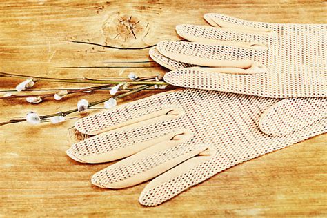 Raw Silk vs. Other Exfoliating Gloves: What Makes Them Special? – Enliwish