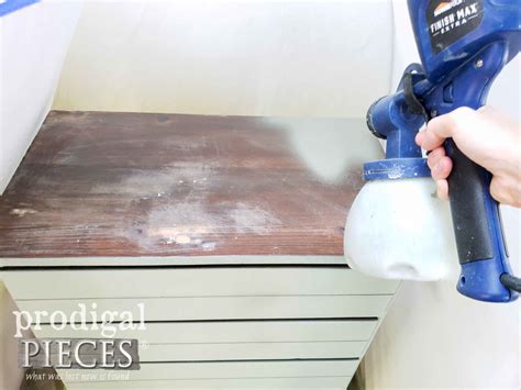 Spraying Chest of Drawers 的图像结果