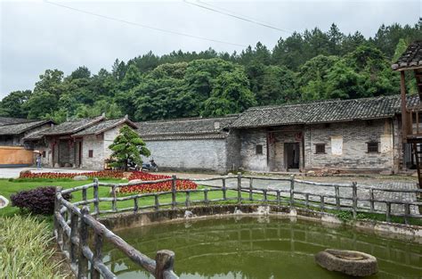 江西赣县区清溪村，有赣南传统建筑九井十八厅，古韵浓郁令人着迷