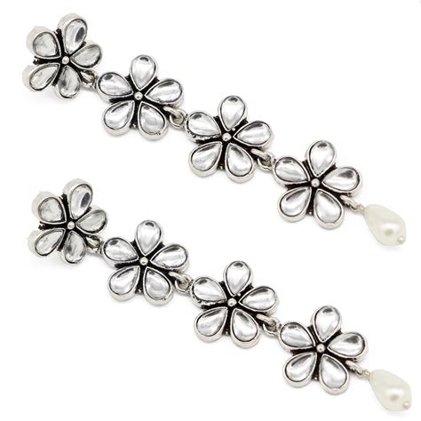 Aathavi Floral Polki Silver Oxidized Earrings – Teejh