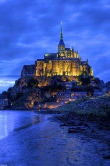 去法国圣米歇尔山堡一定要住一个晚上看夕阳看日出，看晚上灯光秀_海水
