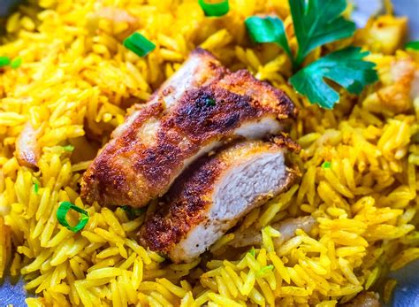 Perfect Chicken and Yellow Rice Skillet - Marco Food