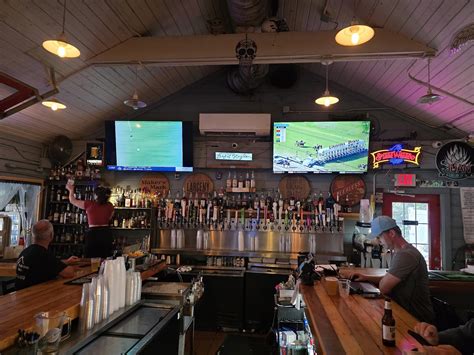 Joe's Older Than Dirt – Great Food, Live Music & Friendly Vibes