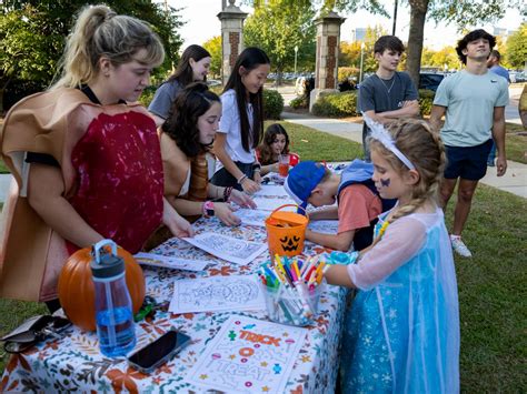 PHOTOS: Trick or Greek! USC Greek Life hosts trick or treat event for ...