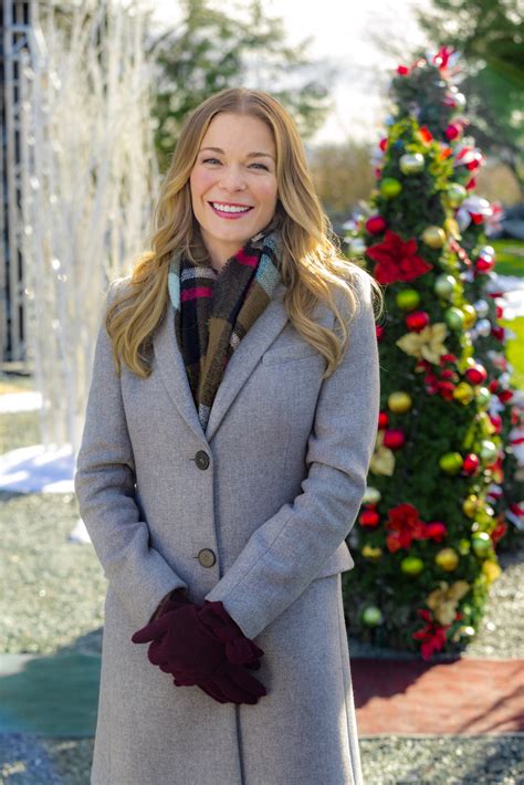 LeAnn Rimes as Eve Morgan in It's Christmas, Eve | Hallmark Channel