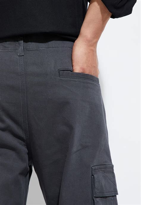 Buy URB_N Men Relaxed Fit Cargo Trousers Online at just Rs. 1699.0 ...