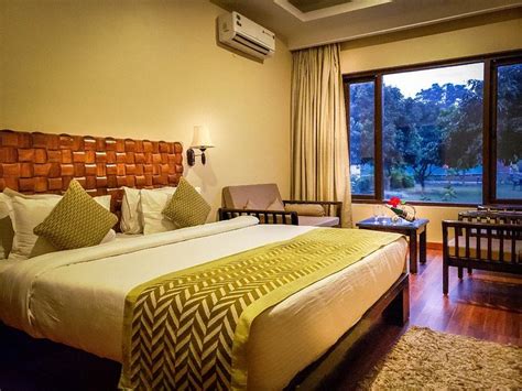 Sunday Alaya Hotel & Resort, Corbett Parking: Pictures & Reviews ...
