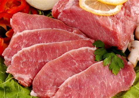 请问生肉和熟肉哪种在冰箱里保存得更久？ 有人说是熟肉。。。。。