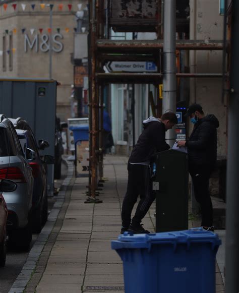 People in Town Photography 的图像结果